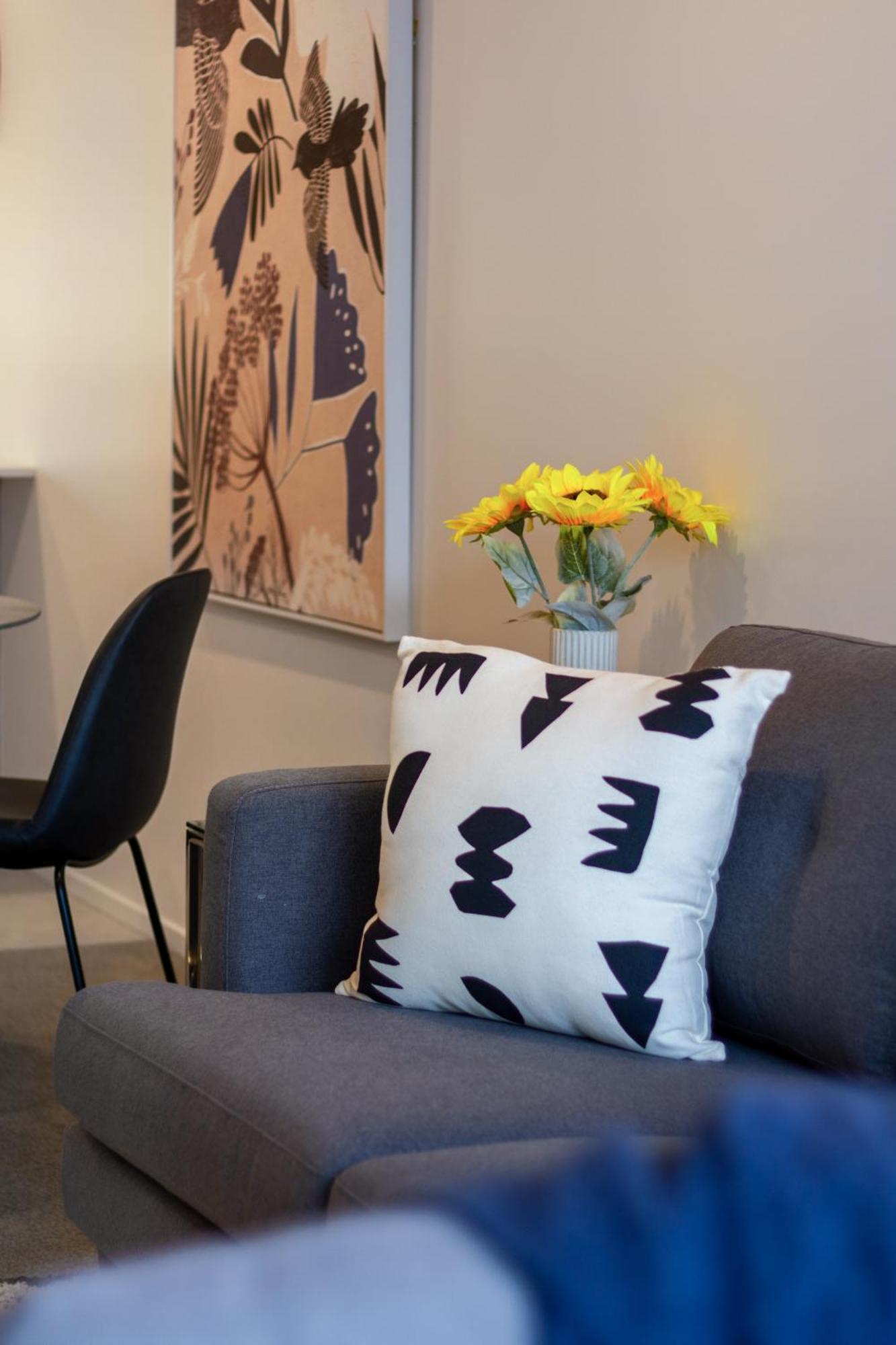 City Lights Retreat With Carpark 2 Bed 2 Bath Christchurch Exterior foto